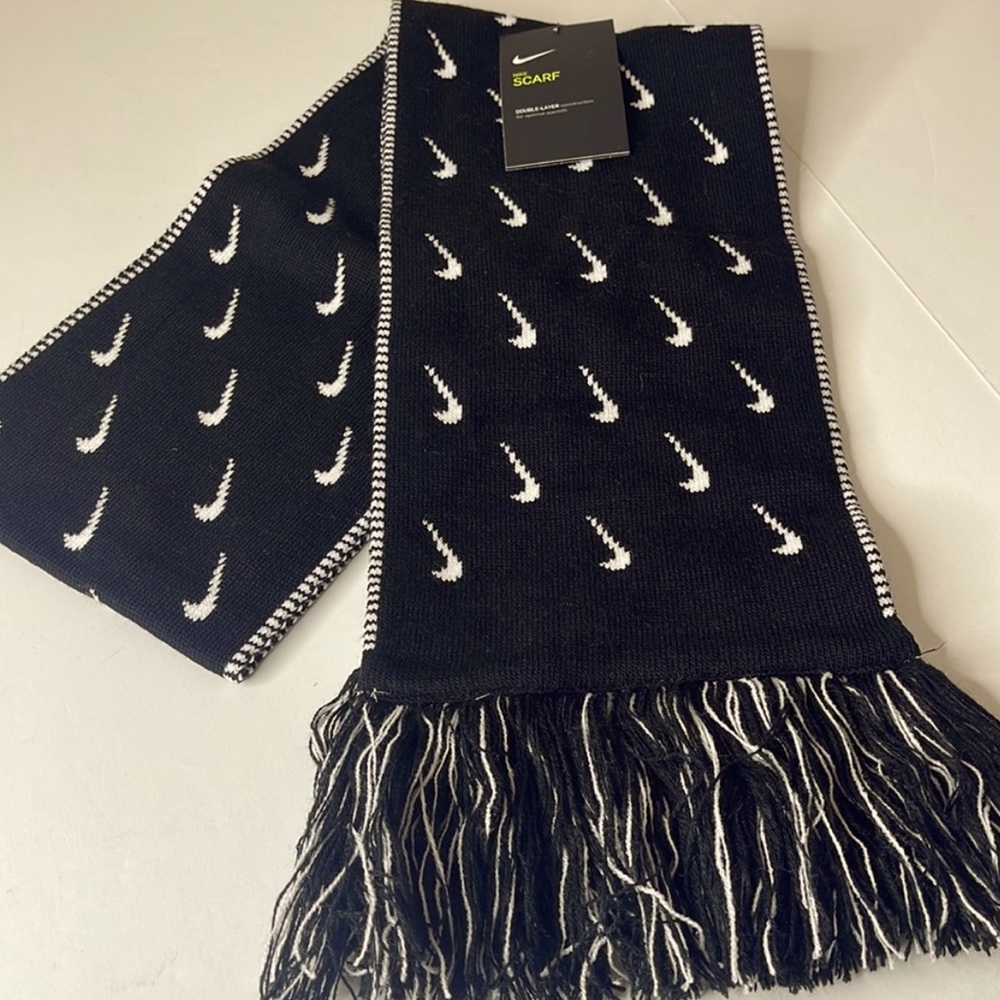 Nike Reversible Scarf